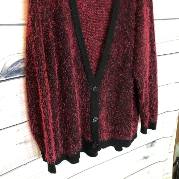 Pennington’s red and black buttoned knit cardigan 3x - Picture 7 of 15